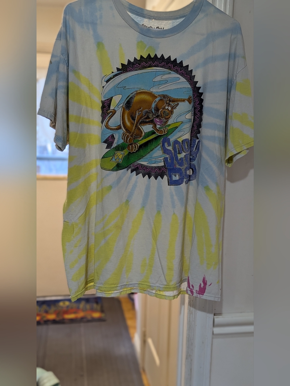 Vintage-Style Surf Graphic Tee - Yellow & Blue Tie-Dye